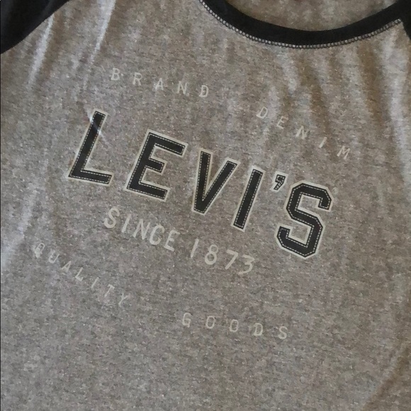 Levi’s Baseball Tee - Picture 2 of 3
